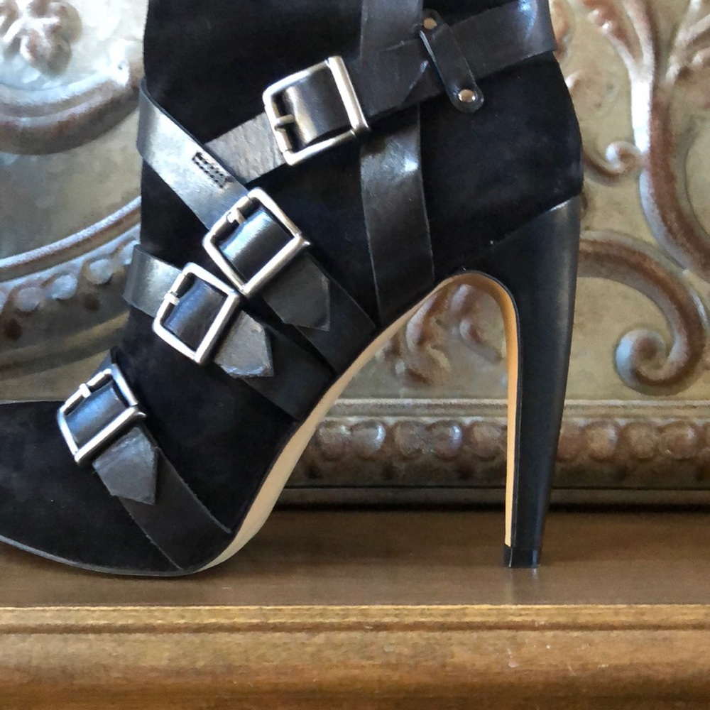 Amazing shoes - Picture 4 of 5